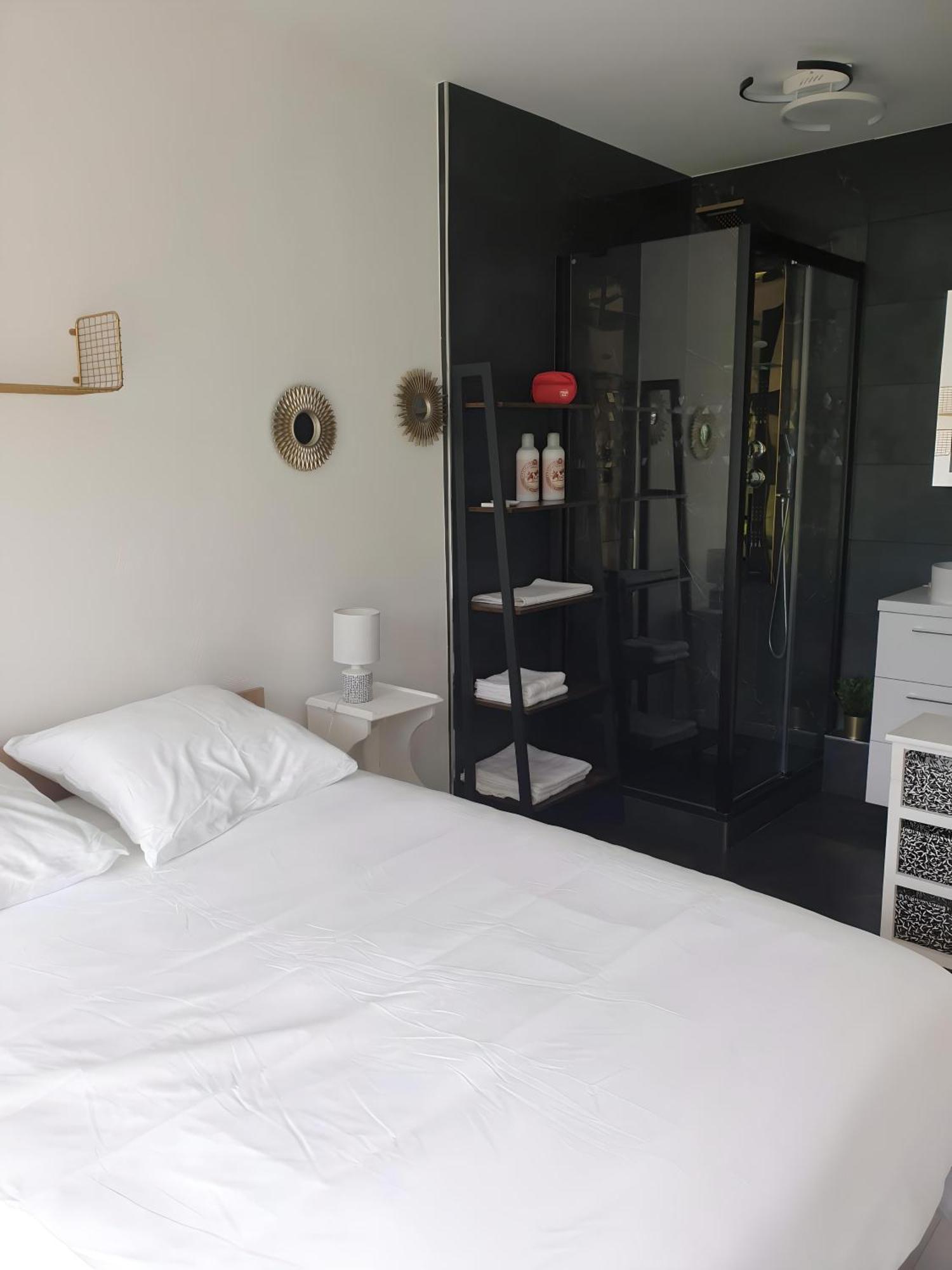 Appartement Avec Jardin Prive - 2 A 4 Voyageur Chaville Exterior foto